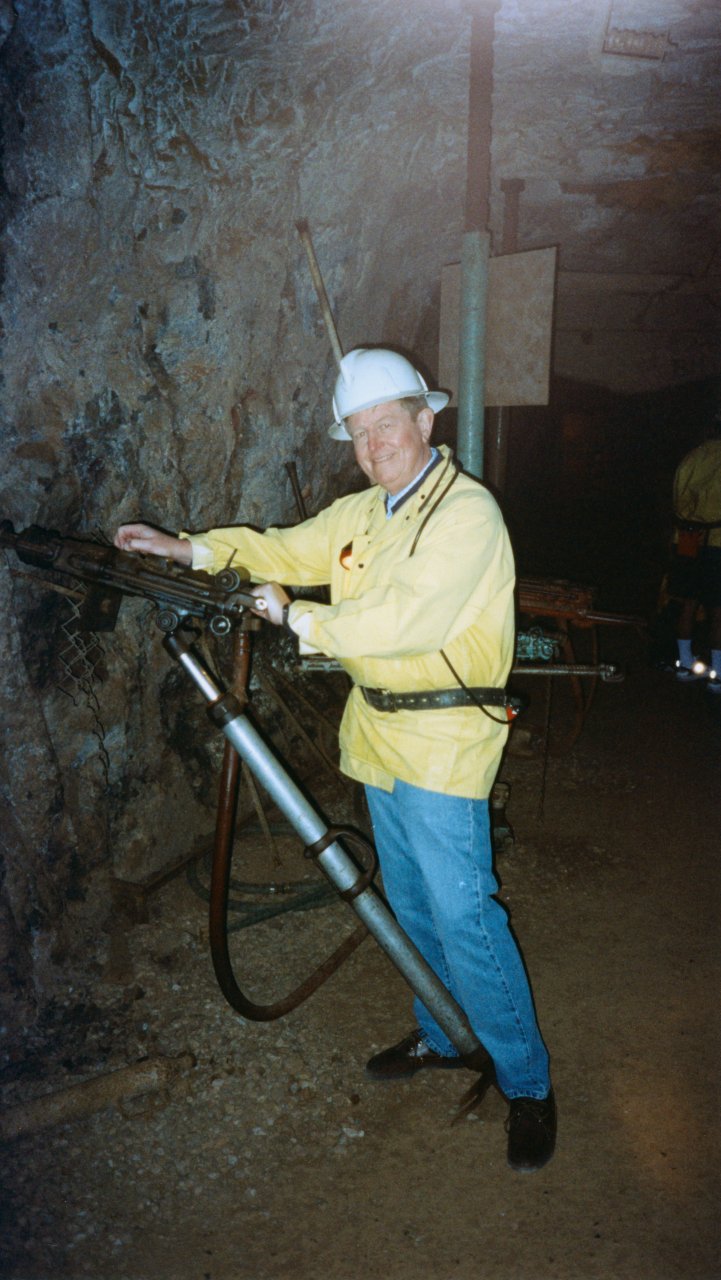 AandM visit to mine outside of Bisbee Dec 2001 6